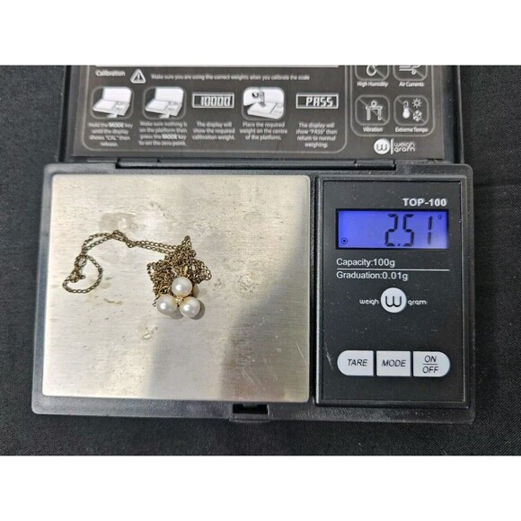 Vtg 14k Gold Triple 5.5mm Pearl & Diamond Accent Pendant 1.66g On A 10kGF Chain - Picture 5 of 11